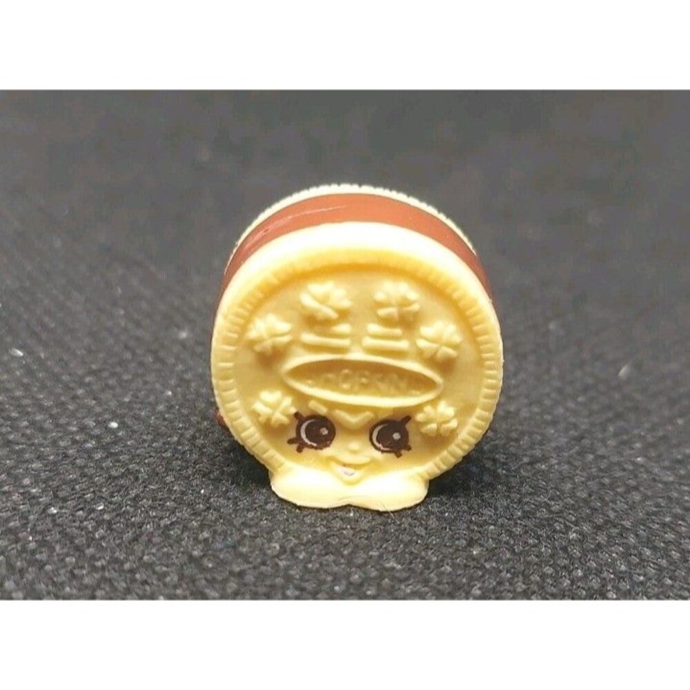 Shopkins Cream E Cookie Sweet Treats #3-052 Season 3 Choc Frosted Ultra Rare